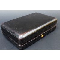 Armes de Poing RARE PETITE CASSETTE NECESSAIRE DE MAITRISE CONTENANT UNE PAIRE DE PISTOLETS MINIATURES - FRANCE XIXè {PRODUCT_RE