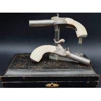 Catalogue Magasin COFFRET PAIRE DE PISTOLETS À BALLE FORCÉE DE VOYAGE  IVOIRE CITES   LEFAURE A PARIS 1850 - FRANCE XIXè 41329-2