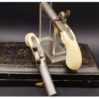 Catalogue Magasin COFFRET PAIRE DE PISTOLETS À BALLE FORCÉE DE VOYAGE  IVOIRE CITES   LEFAURE A PARIS 1850 - FRANCE XIXè 41329-2