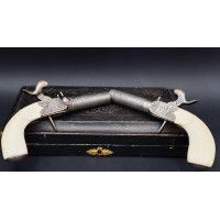 Catalogue Magasin COFFRET PAIRE DE PISTOLETS À BALLE FORCÉE DE VOYAGE  IVOIRE CITES   LEFAURE A PARIS 1850 - FRANCE XIXè 41329-2