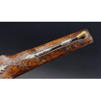 Armes de Poing PISTOLET DOUBLE DE VENERIE  LE LORAIN A VALENCE VERS 1740  A SILEX TRANSFORME PERCUSSION  - FRANCE ANCIENNE MONAR
