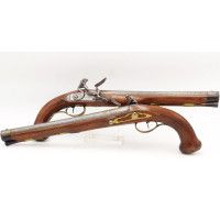 Armes de Poing BELLE PAIRE DE PISTOLETS A SILEX VON DER FECHT. JUN: A BERLIN  1763-1812 DAMAS ORIENTAL - ALLEMANGE XVIIIè {PRODU