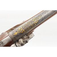 Armes de Poing BELLE PAIRE DE PISTOLETS A SILEX VON DER FECHT. JUN: A BERLIN  1763-1812 DAMAS ORIENTAL - ALLEMANGE XVIIIè {PRODU