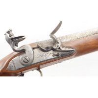Armes de Poing BELLE PAIRE DE PISTOLETS A SILEX VON DER FECHT. JUN: A BERLIN  1763-1812 DAMAS ORIENTAL - ALLEMANGE XVIIIè {PRODU