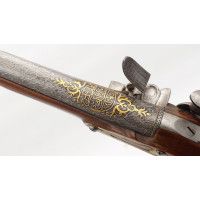 Armes de Poing BELLE PAIRE DE PISTOLETS A SILEX VON DER FECHT. JUN: A BERLIN  1763-1812 DAMAS ORIENTAL - ALLEMANGE XVIIIè {PRODU