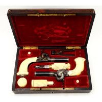 Armes de Poing CASSETTE DE LUXUEUSE PAIRE DE PISTOLETS DE VOYAGE - BELGIQUE XIXè {PRODUCT_REFERENCE} - 1