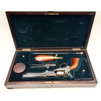 Armes de Poing RARE REVOLVER COLT MODELE 1849 LONDON 1853 PRODUIT A 11000 EXEMPLAIRES EN COFFRET AVEC ACCESSOIRES XIXè {PRODUCT_
