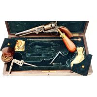 Armes de Poing RARE REVOLVER COLT MODELE 1849 LONDON 1853 PRODUIT A 11000 EXEMPLAIRES EN COFFRET AVEC ACCESSOIRES XIXè {PRODUCT_