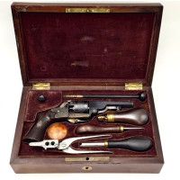 Armes de Poing REVOLVER HOULLIER BLANCHARD BREVETÉ À PARIS EN CASSETTE OUTILS RECHARGEMENT CALIBRE 31 VERS 1855 - FRANCE XIXè {P
