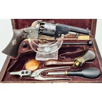 Armes de Poing REVOLVER HOULLIER BLANCHARD BREVETÉ À PARIS EN CASSETTE OUTILS RECHARGEMENT CALIBRE 31 VERS 1855 - FRANCE XIXè {P