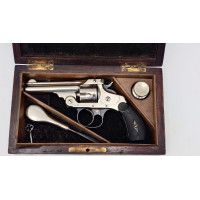 Armes de Poing REVOLVER SMITH ET WESSON THIRD MODEL CALIBRE 32 EN COFFRET BOIS + ACCESSOIRES {PRODUCT_REFERENCE} - 1