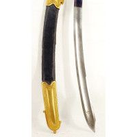 Armes Blanches SABRE D'OFFICIER SUPERIEUR DE HUSSARD A LA HONGROISE GODRONNÉ  LARGE LAME BLEUIE - FRANCE DIRECTOIRE {PRODUCT_REF