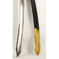 Armes Blanches SABRE D'OFFICIER SUPERIEUR DE HUSSARD A LA HONGROISE GODRONNÉ  LARGE LAME BLEUIE - FRANCE DIRECTOIRE {PRODUCT_REF