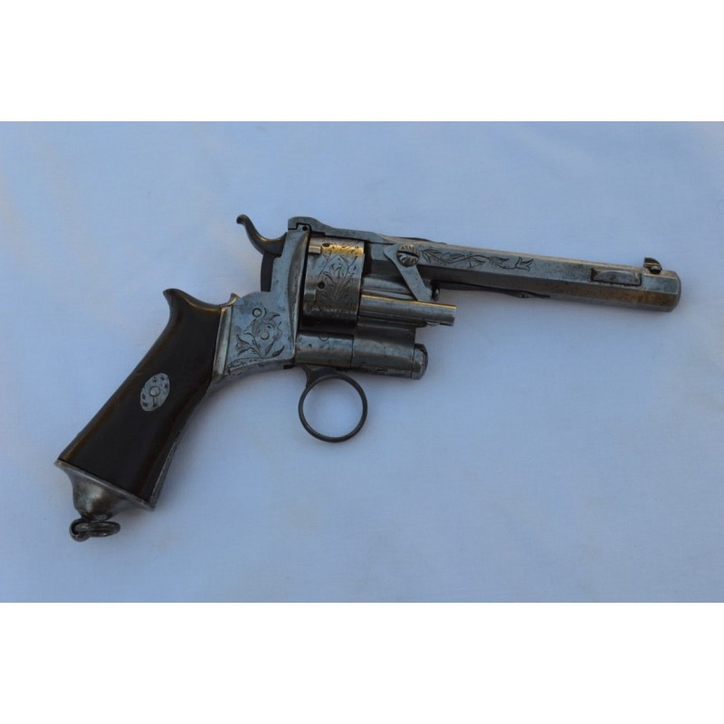 LEPAGE MOUTIER A PARIS REVOLVER Mle 1858 Cal 9mm Lepage - FR XIXè LEPAGE MOUTIER A PARIS REVOLVER Mle 1858 Cal 9mm Lepage - FR XIXè
