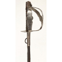 Armes Blanches SABRE DES DRAGONS MODELE RÈGLEMENT DU 25 AVRIL 1767 GARDE FER EN "N" 1771-1775 1er ESCADRON N°32 - FRANCE ANCIENN