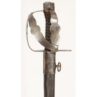 Armes Blanches SABRE DES DRAGONS MODELE RÈGLEMENT DU 25 AVRIL 1767 GARDE FER EN "N" 1771-1775 1er ESCADRON N°32 - FRANCE ANCIENN
