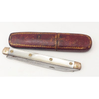 Coutellerie FIN COUTEAU PLIANT 18è DE VOYAGE  OR ET NACRE  DOUBLE LAME ARGENT ET ACIER - FRANCE FIN DU XVIIIè {PRODUCT_REFERENCE