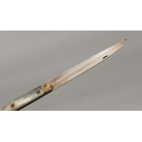 Coutellerie FIN COUTEAU PLIANT 18è DE VOYAGE  OR ET NACRE  DOUBLE LAME ARGENT ET ACIER - FRANCE FIN DU XVIIIè {PRODUCT_REFERENCE