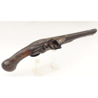 Armes de Poing PISTOLET A SILEX D'OFFICIER PAR TEZENAS JACQUES ARQUEBUSIER EN 1740 A SAINT ETIENNE - FRANCE EPOQUE LOUIS XV {PRO