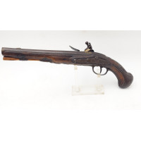 Armes de Poing PISTOLET A SILEX D'OFFICIER PAR TEZENAS JACQUES ARQUEBUSIER EN 1740 A SAINT ETIENNE - FRANCE EPOQUE LOUIS XV {PRO