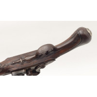 Armes de Poing PISTOLET A SILEX D'OFFICIER PAR TEZENAS JACQUES ARQUEBUSIER EN 1740 A SAINT ETIENNE - FRANCE EPOQUE LOUIS XV {PRO