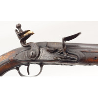 Armes de Poing PISTOLET A SILEX D'OFFICIER PAR TEZENAS JACQUES ARQUEBUSIER EN 1740 A SAINT ETIENNE - FRANCE EPOQUE LOUIS XV {PRO