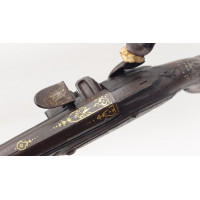 Armes de Poing PISTOLET A SILEX D'OFFICIER PAR TEZENAS JACQUES ARQUEBUSIER EN 1740 A SAINT ETIENNE - FRANCE EPOQUE LOUIS XV {PRO