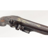 Armes de Poing PISTOLET A SILEX D'OFFICIER PAR TEZENAS JACQUES ARQUEBUSIER EN 1740 A SAINT ETIENNE - FRANCE EPOQUE LOUIS XV {PRO