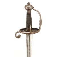 Armes Blanches FORTE ÉPÉE RÉGLEMENTAIRE D'ARSENAL WALLONNE DE CAVALERIE DITE MODÈLE 1679 - FRANCE 1660 à 1700 {PRODUCT_REFERENCE