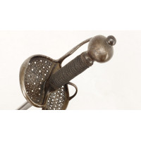 Armes Blanches FORTE ÉPÉE RÉGLEMENTAIRE D'ARSENAL WALLONNE DE CAVALERIE DITE MODÈLE 1679 - FRANCE 1660 à 1700 {PRODUCT_REFERENCE