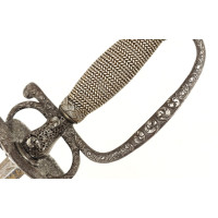 Armes Blanches FINE ET RICHE ÉPÉE À LA MOUQUETAIRE EN FER LAME GRAVÉE DEVISE RECTE FACIENDO NEMINEM TIMEAS  - FRANCE FIN DU XVII