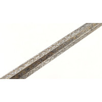 Armes Blanches FINE ET RICHE ÉPÉE À LA MOUQUETAIRE EN FER LAME GRAVÉE DEVISE RECTE FACIENDO NEMINEM TIMEAS  - FRANCE FIN DU XVII