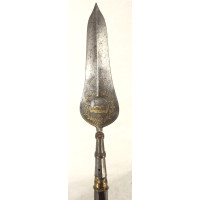 Armes Blanches POINTE DE FER ESPONTON D'OFFICIER AUX ARMES DE MANTES LA JOLIE VERS 1700/1750 PIQUE LANCE - FRANCE ANCIENNE MONAR