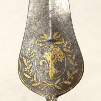 Armes Blanches POINTE DE FER ESPONTON D'OFFICIER AUX ARMES DE MANTES LA JOLIE VERS 1700/1750 PIQUE LANCE - FRANCE ANCIENNE MONAR
