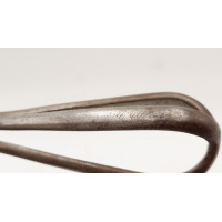 Militaria DAGUE SQUELETTE TETE SERPENT LE NETTOYEUR DE TRANCHEE CAMPAGNE 1914 -15 - 16 par H.CAUX à HESDIN - France 1ère GM {PRO