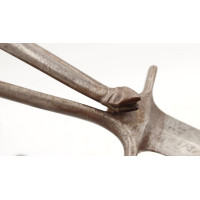 Militaria DAGUE SQUELETTE TETE SERPENT LE NETTOYEUR DE TRANCHEE CAMPAGNE 1914 -15 - 16 par H.CAUX à HESDIN - France 1ère GM {PRO