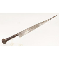 Coutellerie CURIEUX LONG STYLET DE CHASSE EN FER   FORTE LAME FLAMBOYANTE ET POINTE FLECHE HAMECON - FRANCE Fin XVIIIè XIXè {PRO