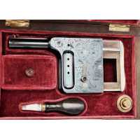 Armes de Poing PISTOLET GAULOIS NUMERO 4 EN COFFRET FINITION LUXE CALIBRE 8MM GAULOIS Mre DE SAINT-ETIENNE - FRANCE XIXè {PRODUC