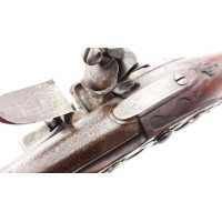 Armes de Poing PISTOLET DE VOYAGE A SILEX XVIIIè SIGNATURE DE HENRI DEVILLERS LIEGE 1734-1762 - BELGIQUE 18è {PRODUCT_REFERENCE}