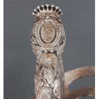 Armes Blanches GUEYTON ORFÈVRE SABRE DE PRÉSENT OFFERT AU CAPITAINE DE LINIERS EN 1861 PAR LA SECTION DE CAVALERIE DE SAINT-CYR 