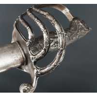 Armes Blanches GUEYTON ORFÈVRE SABRE DE PRÉSENT OFFERT AU CAPITAINE DE LINIERS EN 1861 PAR LA SECTION DE CAVALERIE DE SAINT-CYR 