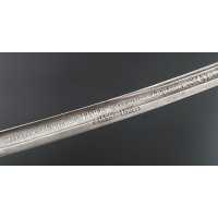 Armes Blanches GUEYTON ORFÈVRE SABRE DE PRÉSENT OFFERT AU CAPITAINE DE LINIERS EN 1861 PAR LA SECTION DE CAVALERIE DE SAINT-CYR 