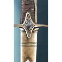Armes Blanches SABRE D'OFFICIER DES CHASSEURS A PIED DE LA GARDE IMPERIALE  1804 SOLINGEN - FRANCE PREMIER EMPIRE {PRODUCT_REFER