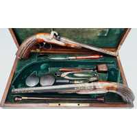 Armes de Poing CASSETTE NECESSAIRE DE DUEL PAIRE PISTOLETS PAR BOURDON A ETAMPES  1845 / 1855 - FRANCE XIXè {PRODUCT_REFERENCE} 