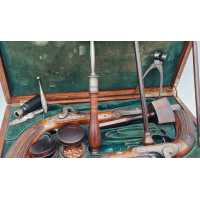 Armes de Poing CASSETTE NECESSAIRE DE DUEL PAIRE PISTOLETS PAR BOURDON A ETAMPES  1845 / 1855 - FRANCE XIXè {PRODUCT_REFERENCE} 