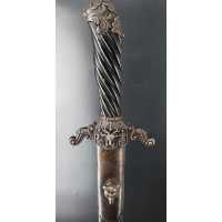 Armes Blanches DAGUE DE VENERIE COUTEAU CHASSE A COURS LOUVETERIE  FINES CISELURES ET GRAVURES  SUR FER - FRANCE XIXè {PRODUCT_R
