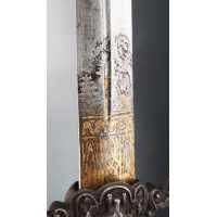 Armes Blanches DAGUE DE VENERIE COUTEAU CHASSE A COURS LOUVETERIE  FINES CISELURES ET GRAVURES  SUR FER - FRANCE XIXè {PRODUCT_R