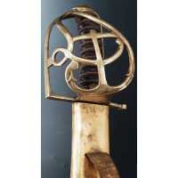 Armes Blanches SABRE MILITAIRE D'OFFICIER DE MARINE DE TYPE MONTMORENCY A L'ANCRE REGNE DE LOUIS XV - FRANCE ANCIENNE MONARCHIE 