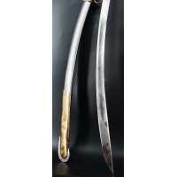 Armes Blanches SABRE D'OFFICIER DE CAVALERIE LÉGÈRE MONTURE À LA CHASSEUR DU MODÈLE AN IX LAME SOLINGEN - FRANCE CONSULAT ET PRE