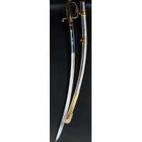 Armes Blanches SABRE D'OFFICIER DE CAVALERIE LÉGÈRE MONTURE À LA CHASSEUR DU MODÈLE AN IX LAME SOLINGEN - FRANCE CONSULAT ET PRE